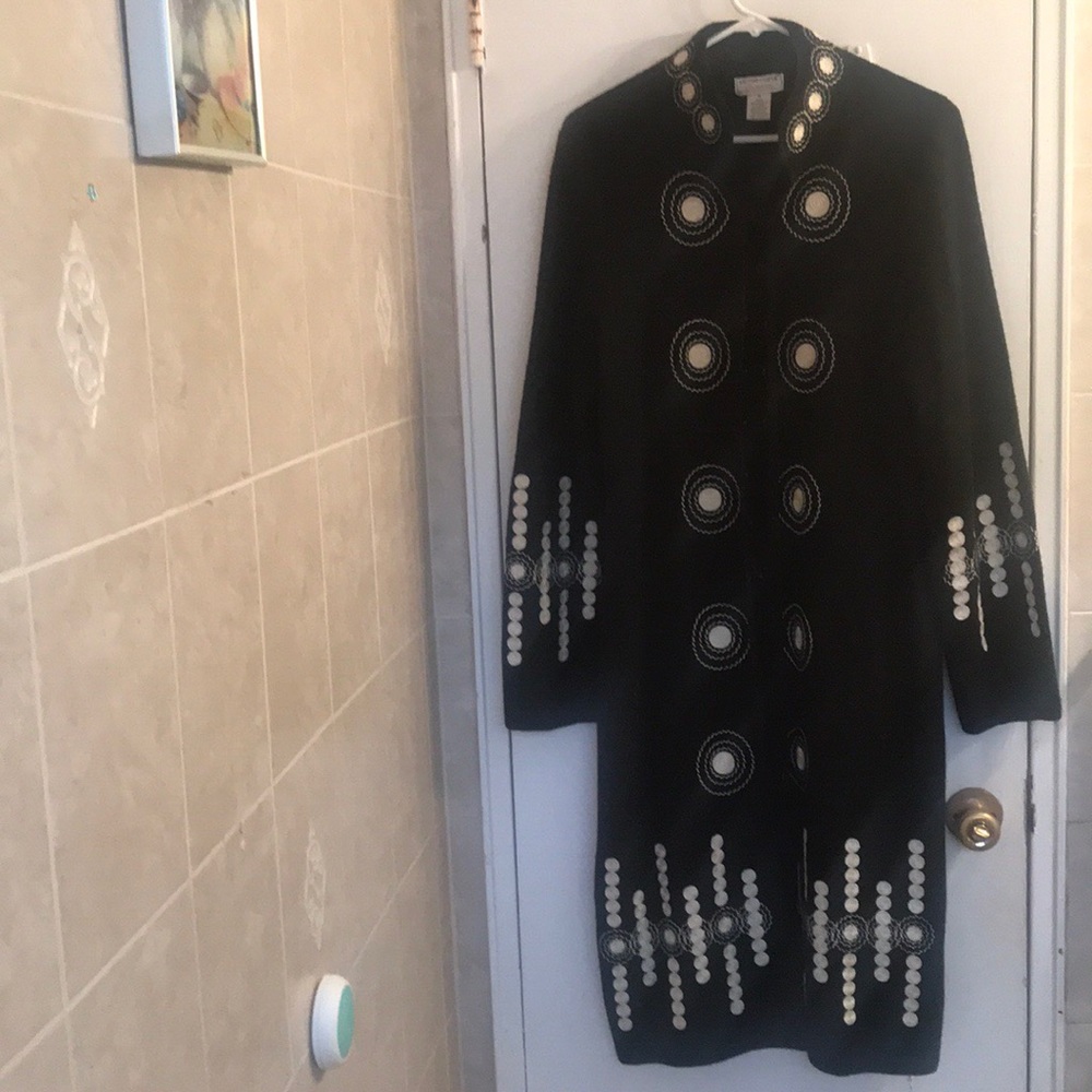 Black spring like sweater